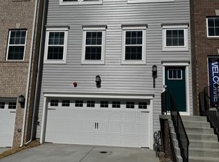 302 Birdie Ct, Pikesville, MD 21208