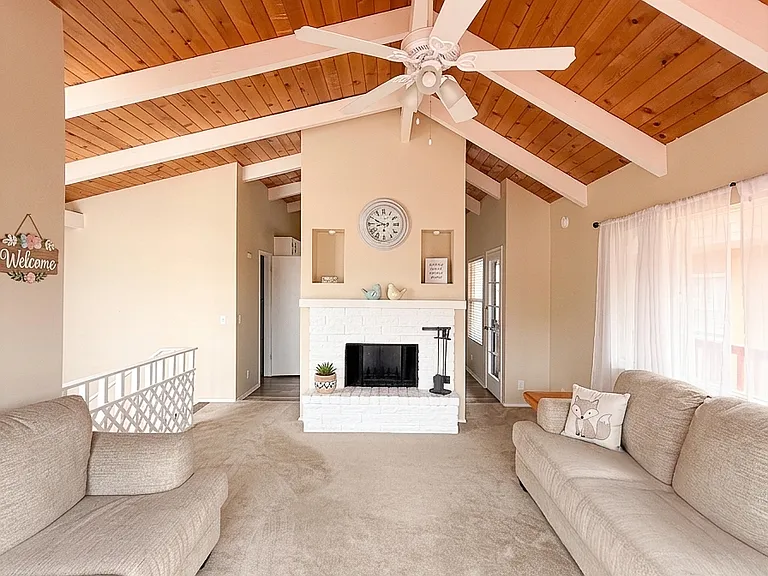 330 Tahiti St — Photo 10