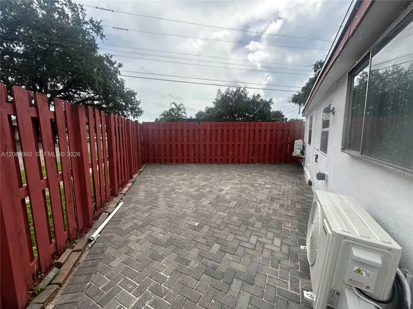 5800 Hope St, Hollywood, FL 33021