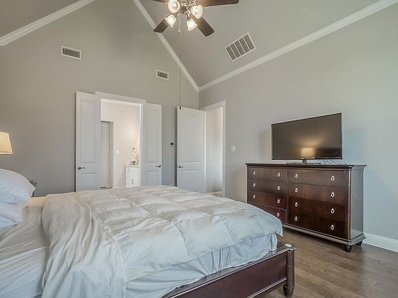 4th image of 8504 Pine Valley Dr