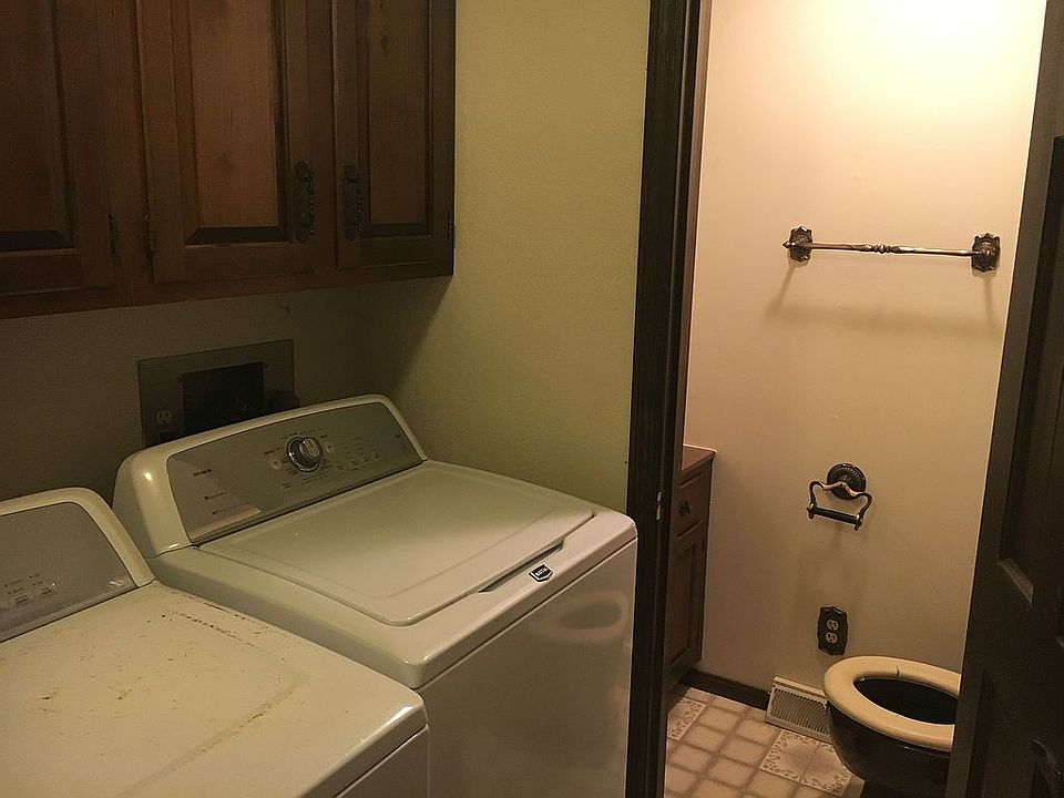 Utility room / 1/2 bath