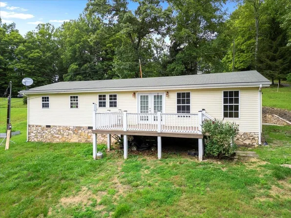 2528 Old Hurst Rd, Hiwassee, VA 24347