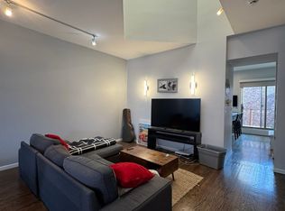 171 W Goethe St #B, Chicago, IL 60610