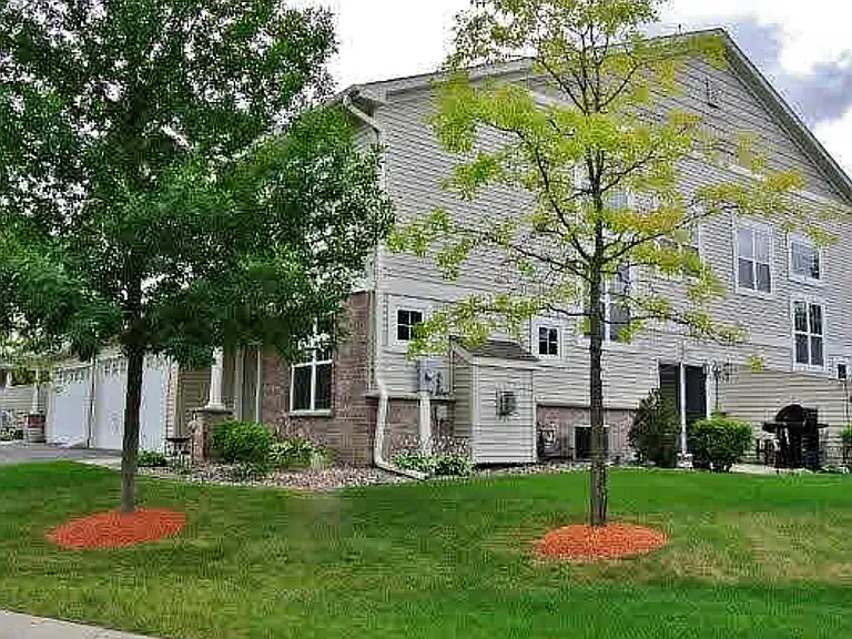 1554 Independence Dr — Photo 1