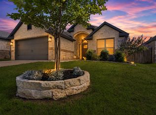 125 Maverick Ln, Pilot Point, TX 76258