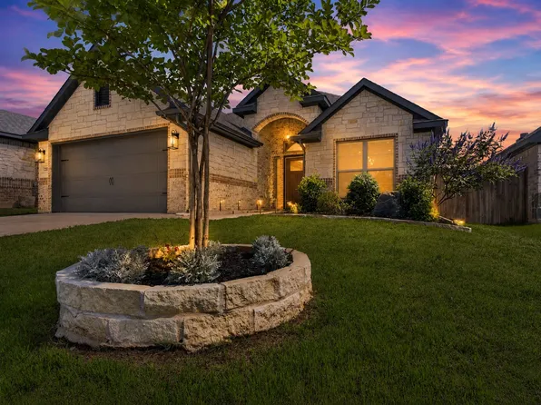 125 Maverick Ln, Pilot Point, TX 76258