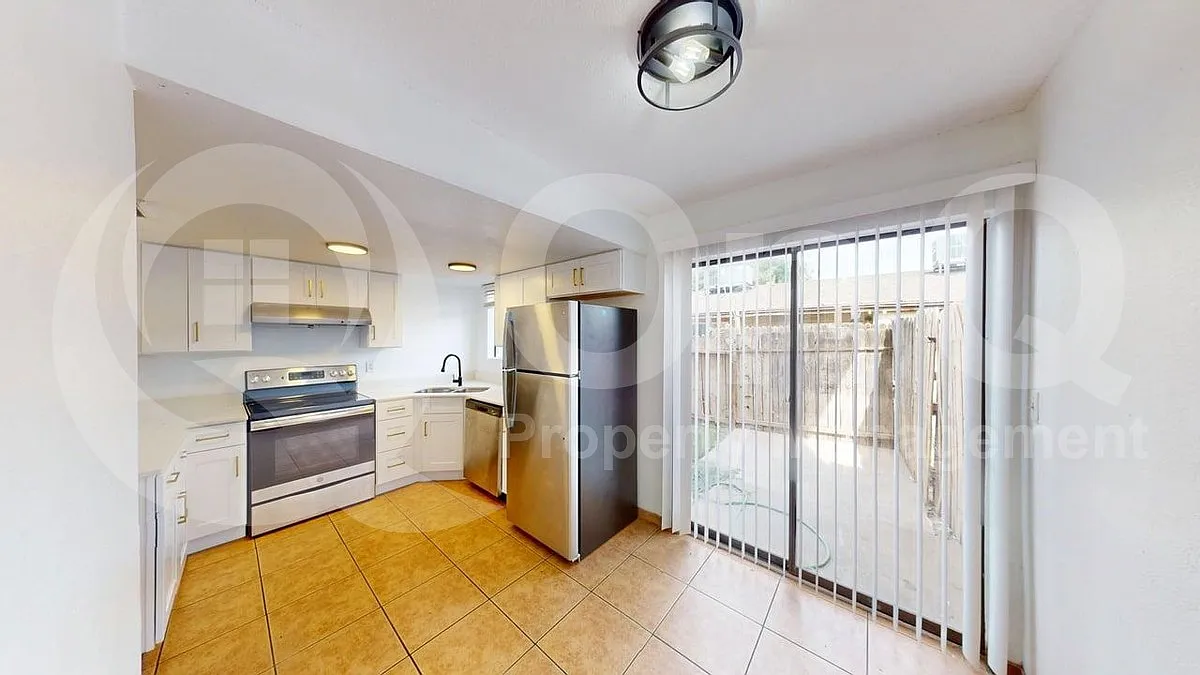 2 bed, 2.0 bath, 950 sqft, $1,450 — Photo 3
