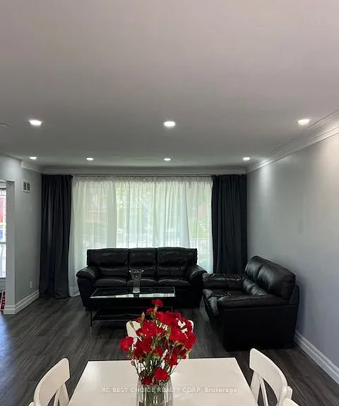 173 Poyntz Ave — Photo 15