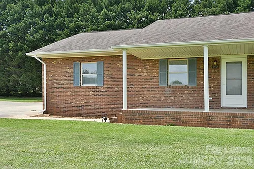 152 Glen Gar Dr Photo 1