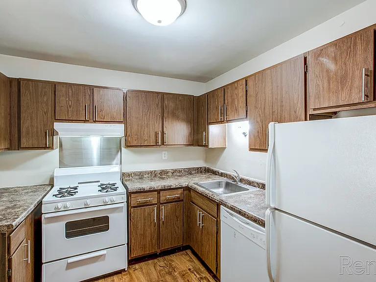 Ravine Woods Apartments — Photo 8