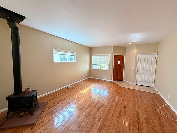 3rd image of 364 Vistamont Dr