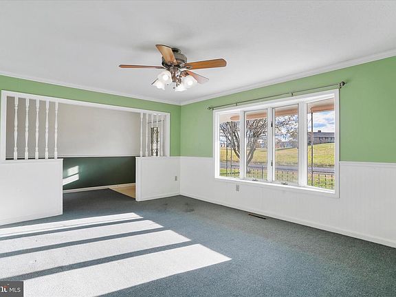 5th image of 80 Honeysuckle Ave