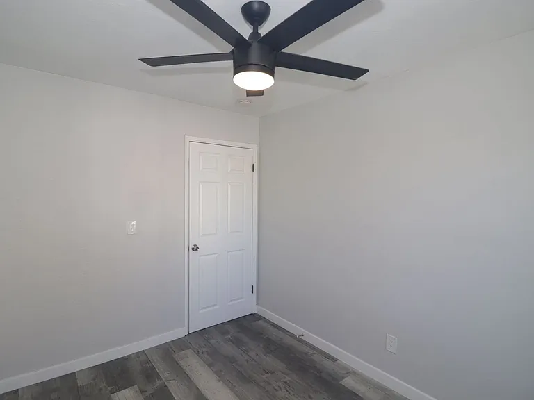 4239 Swift Ave — Photo 27