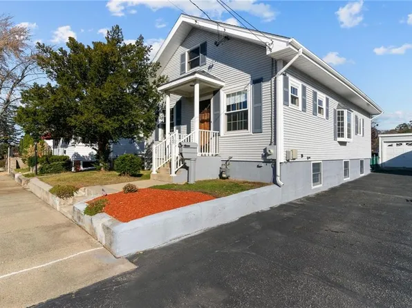 21 Kermit St, Woonsocket, RI 02895