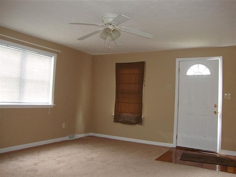1st image of 1320 Flowerdale Ave