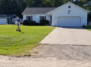 6575 Dusty Ln, Belding, MI 48809