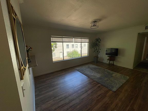 2nd image of 1127 West St #3