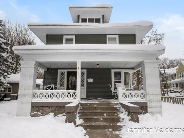 1256 Hope St SE, Grand Rapids, MI 49506