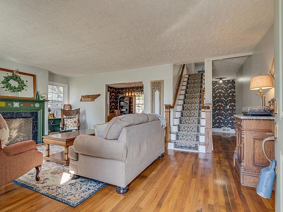 4th image of 1288 Catawba St