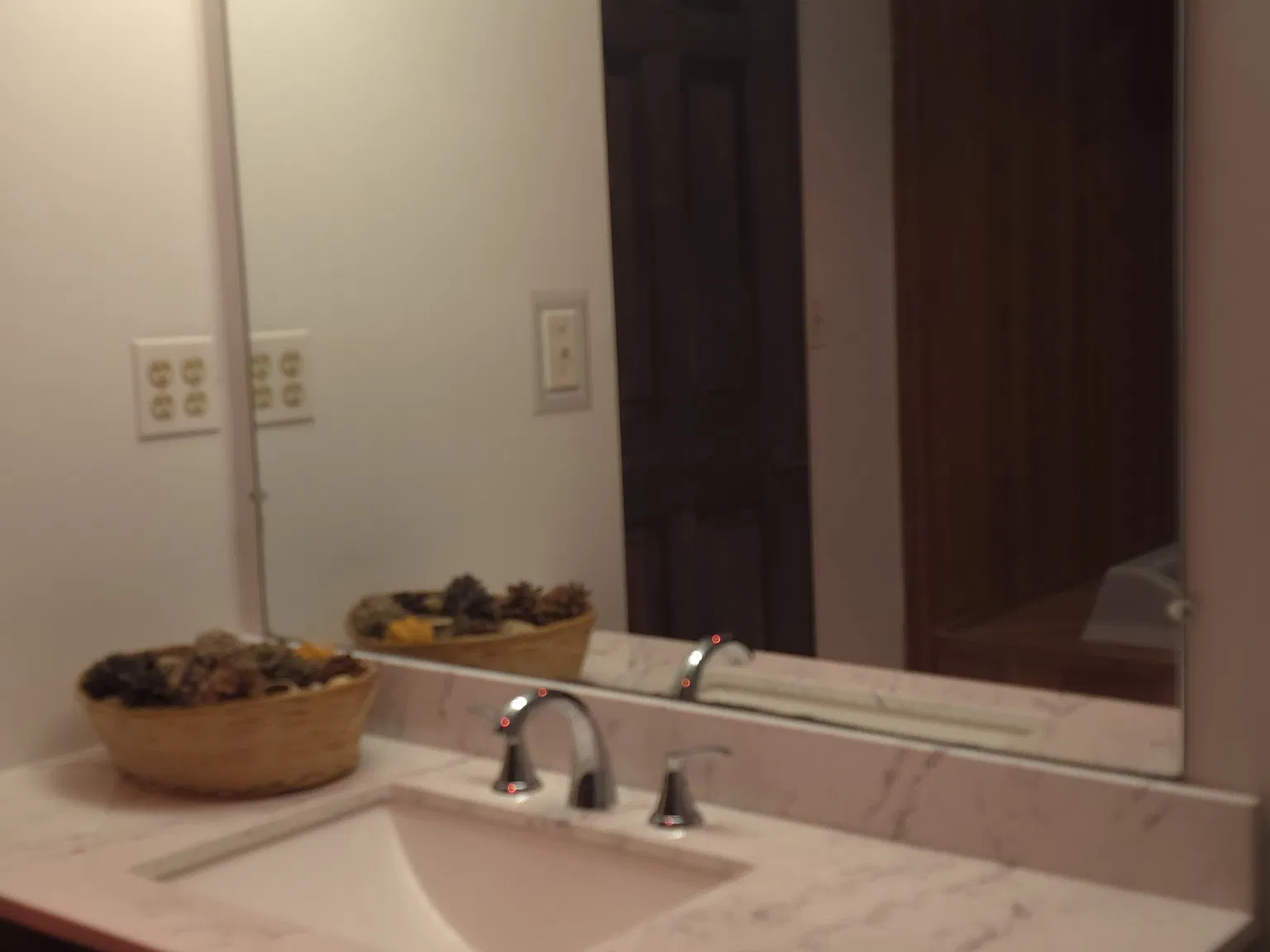 5 bed, 3766 sqft, $1,950 — Photo 2