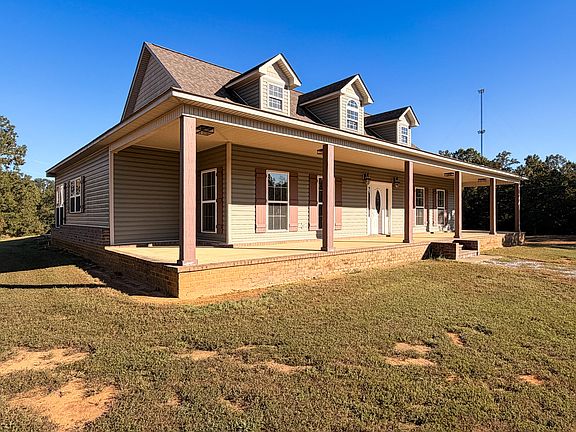 3rd image of 1002 Robbins Ln