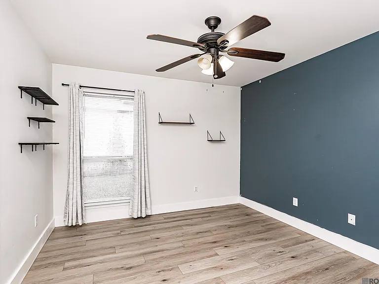 15484 Oakstone Dr — Photo 16