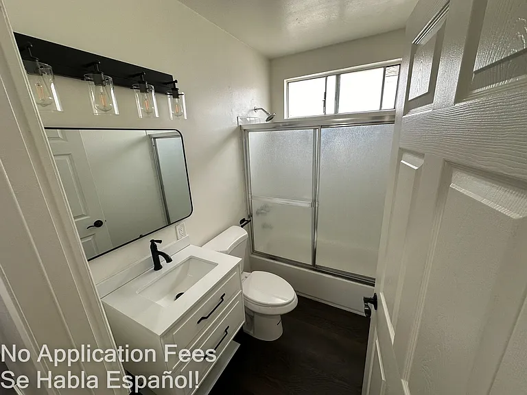 1415 Seward St — Photo 16