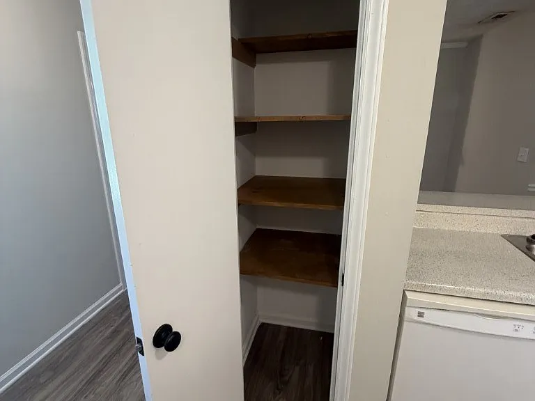 1248 Hamilton Dr — Photo 4