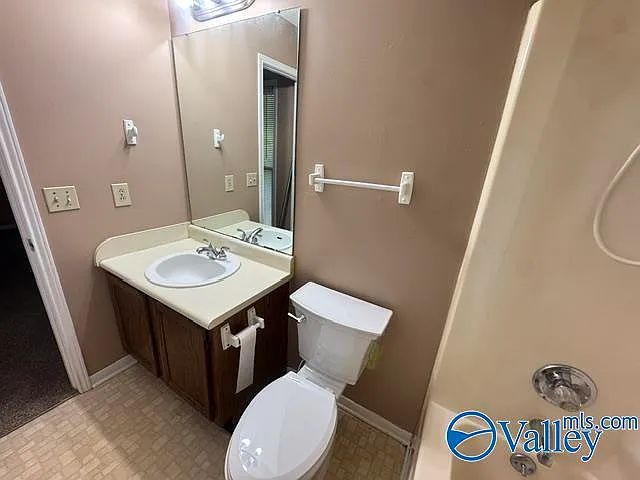 389 Oakland Rd — Photo 28