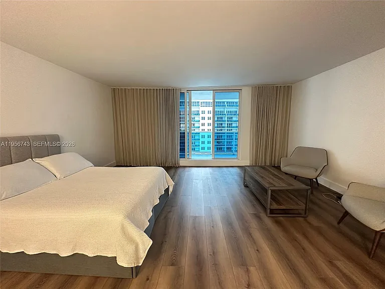 2301 Collins Ave #1421 — Photo 5