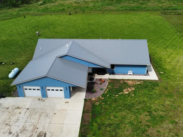 2009 Olympic St, Mora, MN 55051