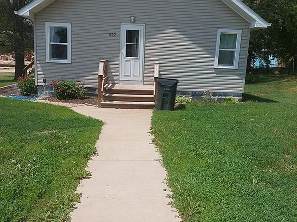 527 S 3rd St, Moville, IA 51039