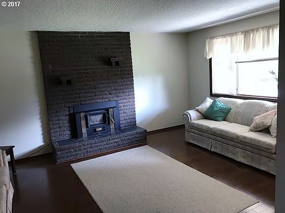 3rd image of 7300 NE 147th Ave