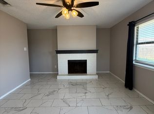5816 8th St #B, Lubbock, TX 79416