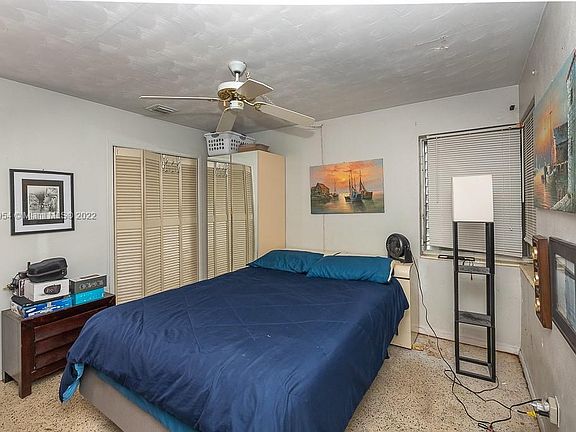 5th image of 2830 NE 9th Ter