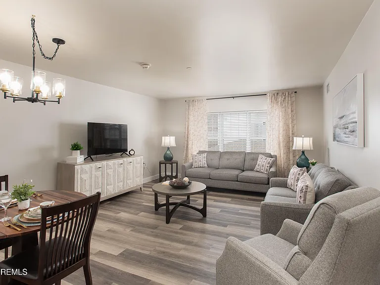 2 Kathleen Dr — Photo 8