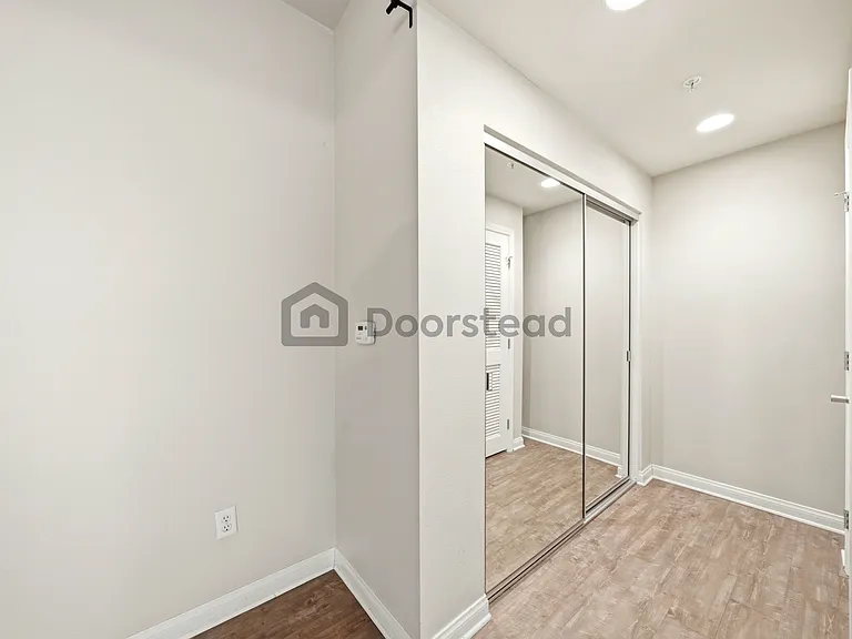 450 J St #5101 — Photo 30
