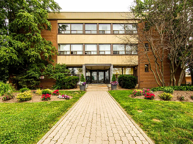 1525 Birchmount Rd — Photo 8