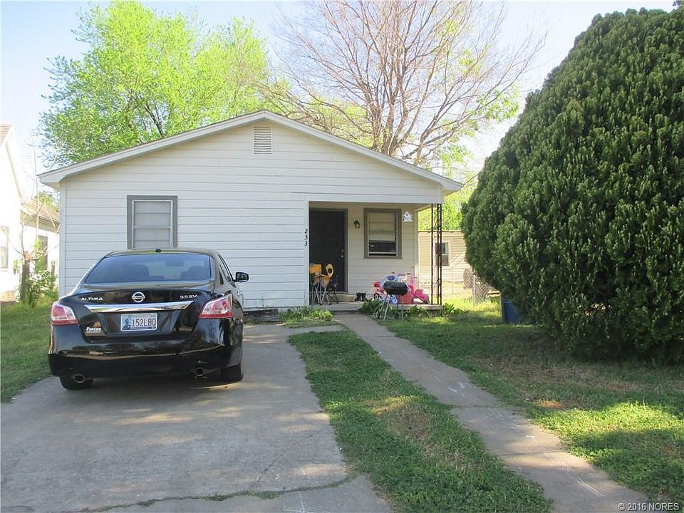 1st image of 233 W Kiowa Ave