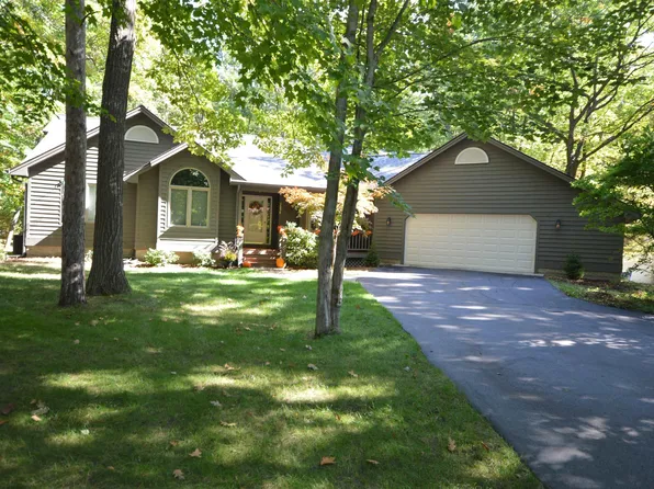 3336 Holiday Village Rd, Traverse City, MI 49686