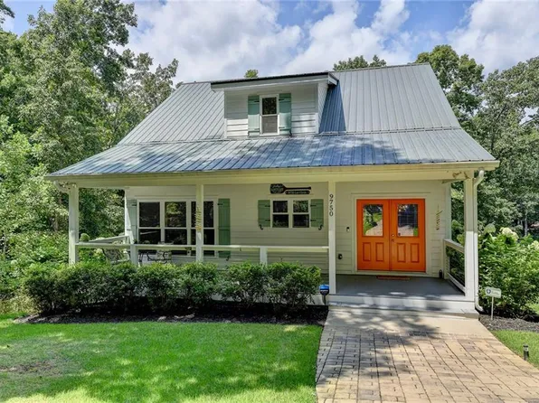 9750 Lee Cir, Gainesville, GA 30506