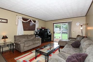 3rd image of 443 Rockford Dr