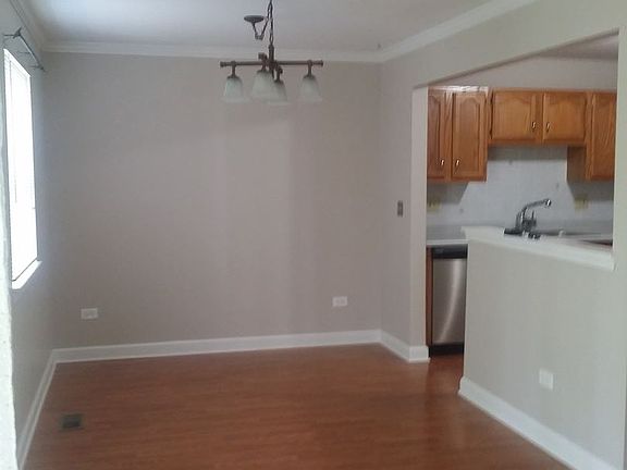 5th image of 2814 Meadow Ln