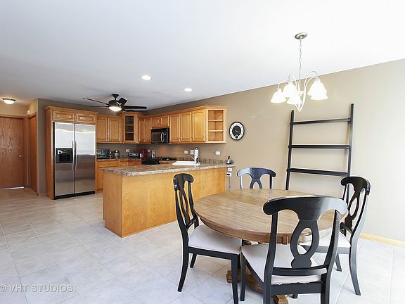 5th image of 17958 Upland Dr