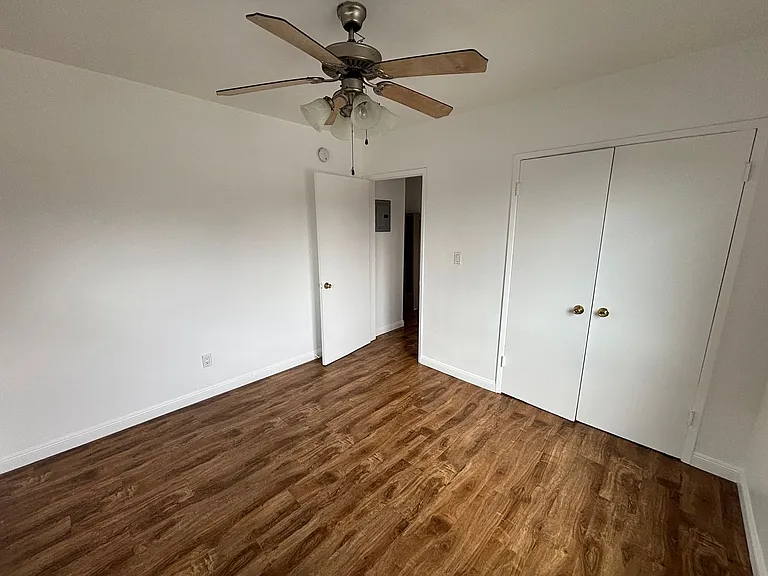 7033 Fulton Ave — Photo 10