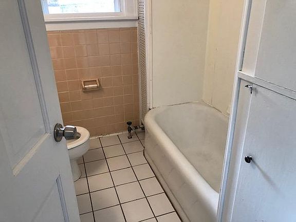5th image of 123 N Portage Path APT 6