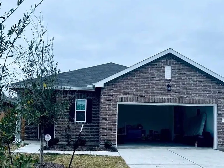 13435 Wembley Heights Dr — Photo 1