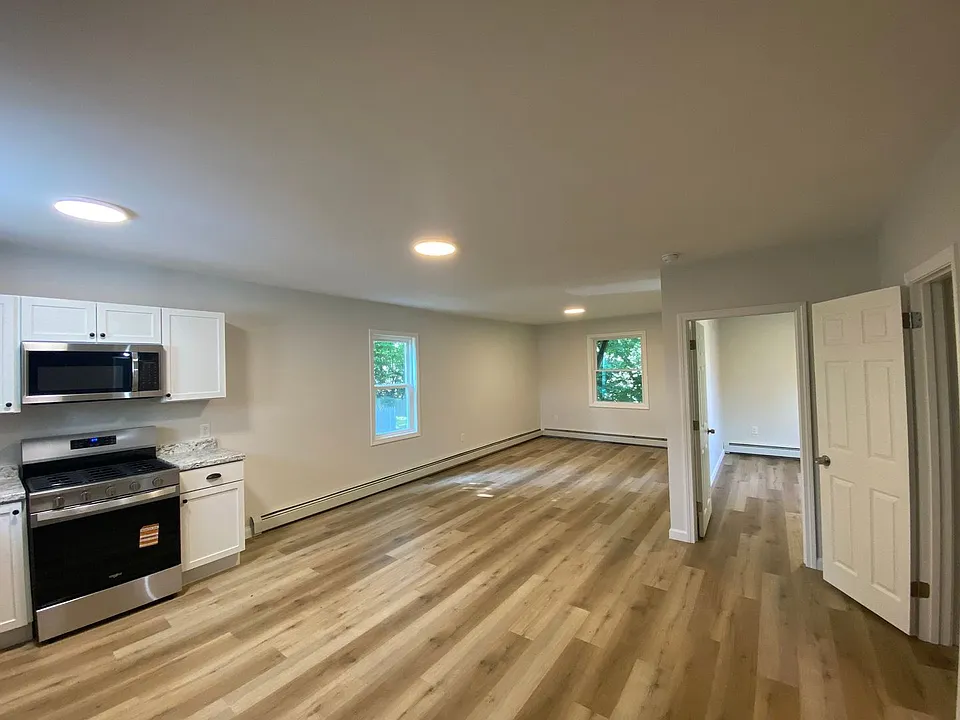 359 Nashua St