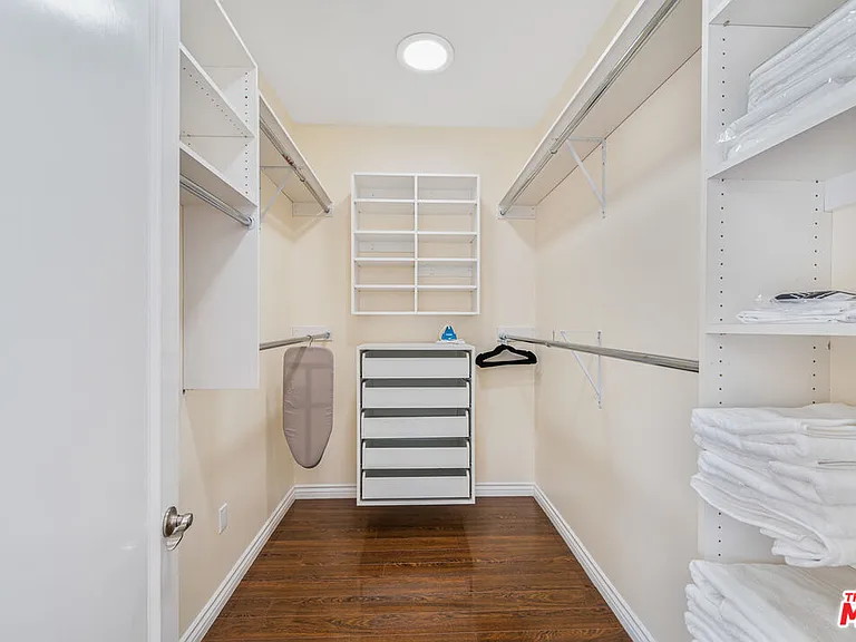 715 N Kilkea Dr #1/2 — Photo 21