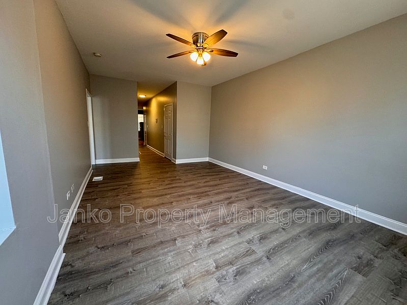 1st image of 527 N Homan Ave #1N